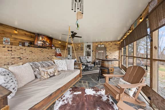 Bigfoots Lodge by the Lake - 514 - Image 2